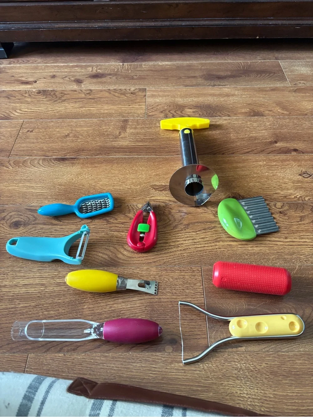 Colorful Kitchen Tool Set - Yellow, Red, Blue, Green
